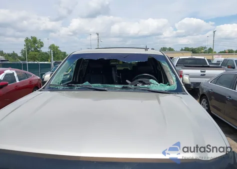 2013 Chevrolet Suburban 1500 Lt from USA, damaged, VIN 1GNSKJE79DR267600